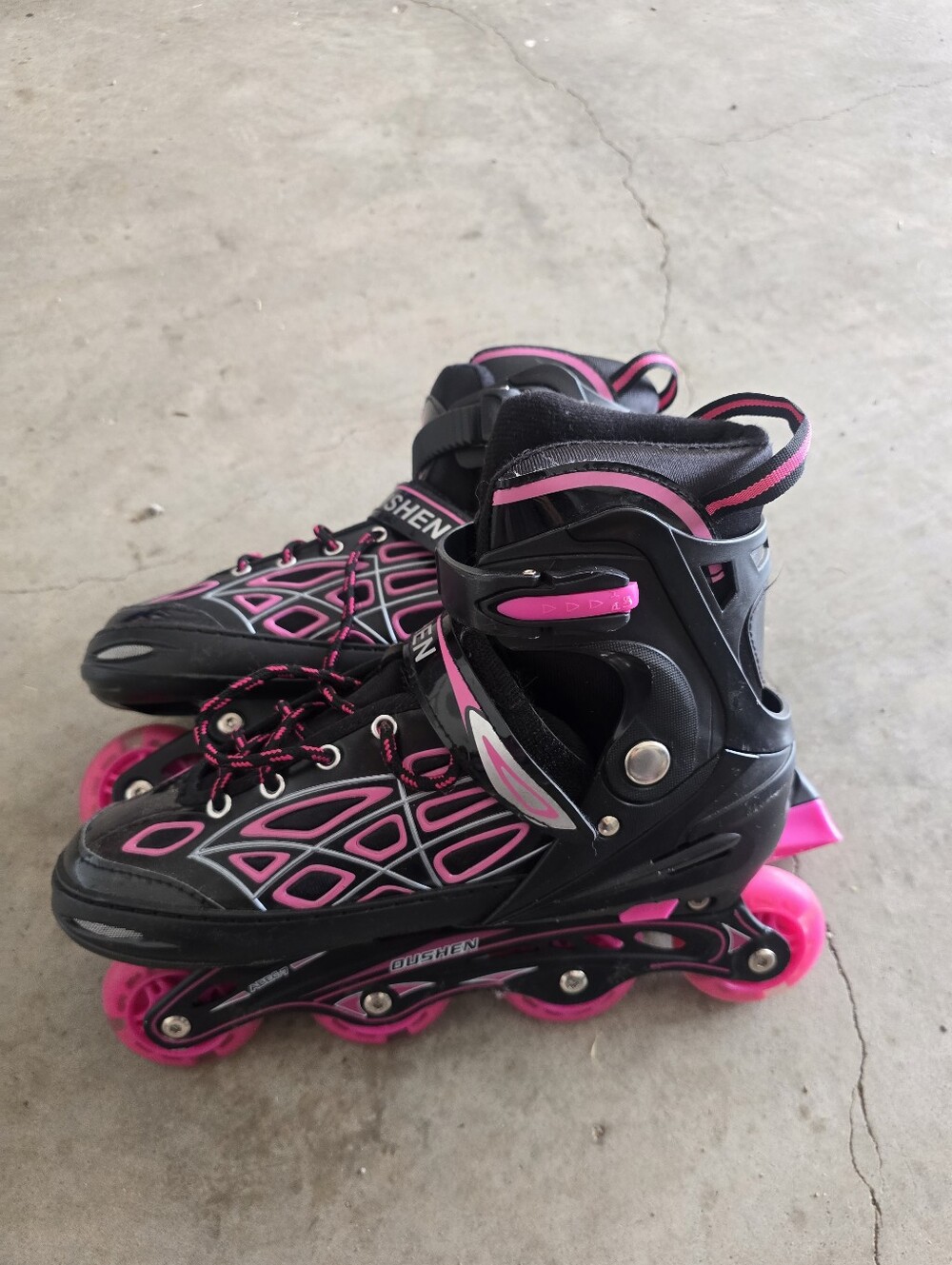Oushen Women Skates Size Large